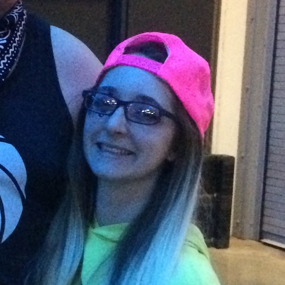 Meet your Posher, Heather - Picture 3 of 5